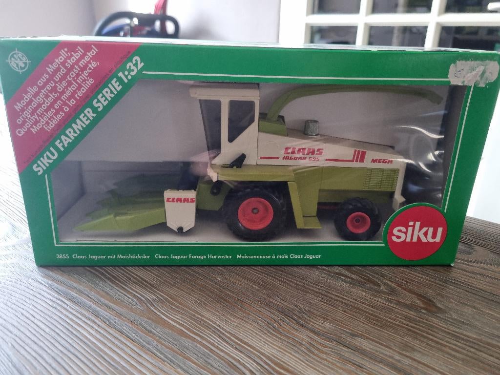 SIKU Claas Jaguar mit Maishäcksler, Hobby en Vrije tijd, Ophalen of Verzenden, Zo goed als nieuw, Tractor of Landbouw, SIKU