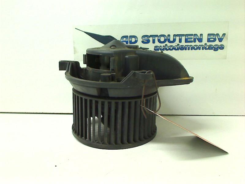 Kachel Ventilatormotor Renault Master II (FD/HD) 133884M, Gebruikt, Renault Deutschland AG, Dialog.deutschland@renault.de, Peter-Huppertz-Straße 5, Köln 51063, , Duitsland