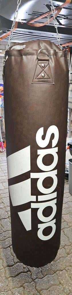 Adidas PU Extra Bokszak 150x40 cm ( incl muurhouder 125euro), Ophalen, Zo goed als nieuw, Bokszak