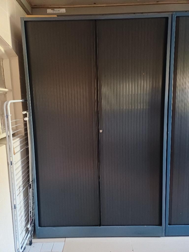 Zwarte Ahrend roldeurkast / archiefkast / dossierkast, Ophalen, 200 cm of meer, 150 tot 200 cm, Zo goed als nieuw