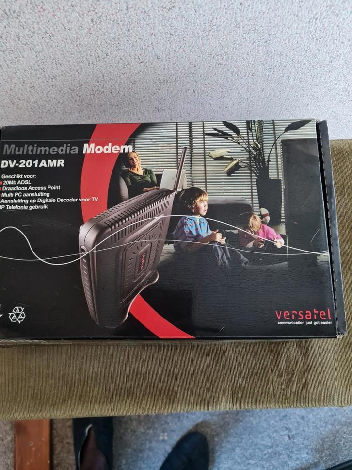 Versatel Multimedia Modem DV-201AMR ADSL Router, Computers en Software, Routers en Modems, Zo goed als nieuw, Router met modem
