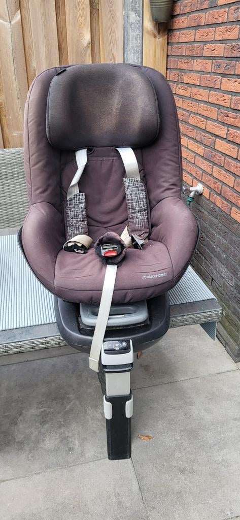 Maxi Cosi Pearl met FamilyFix base, Ophalen, Verstelbare rugleuning, Gebruikt, 9 t/m 18 kg