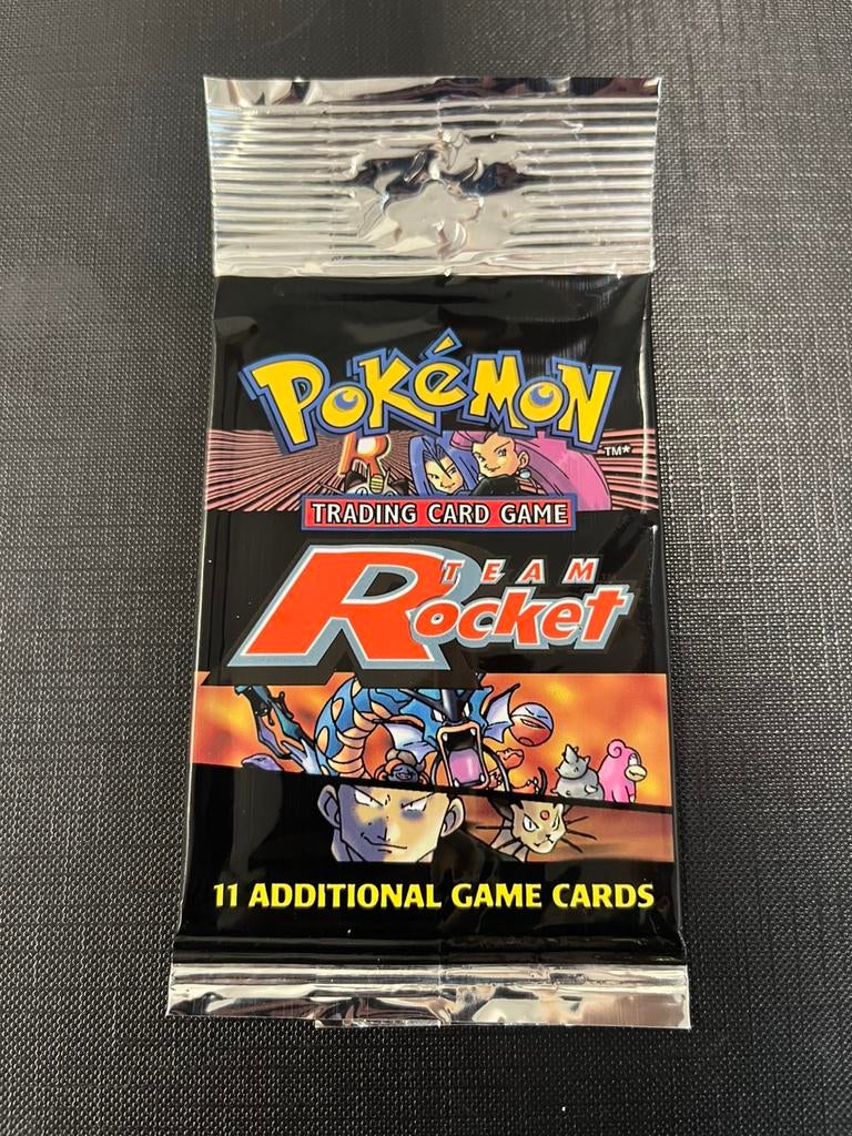 Pokemon booster empty rocket long crimp, Hobby en Vrije tijd, Verzamelkaartspellen | Pokémon, Ophalen of Verzenden, Zo goed als nieuw