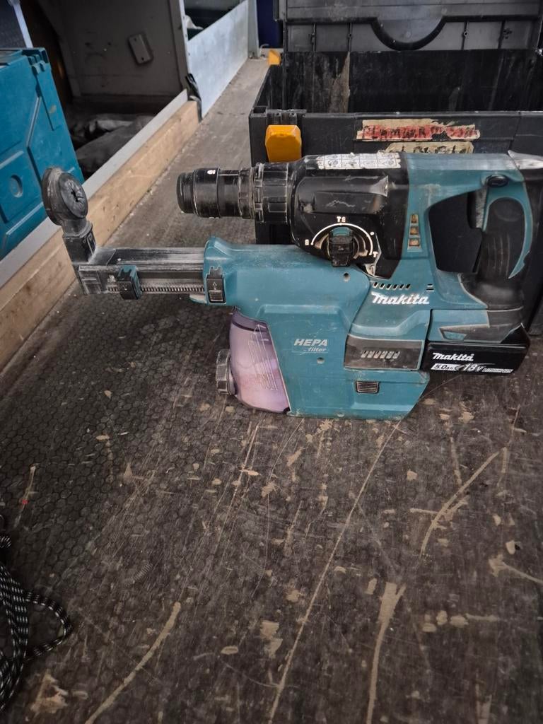 Makita DHR243 Boorhamer met HEPA filter, Doe-het-zelf en Verbouw, Gereedschap | Boormachines, Ophalen, Boor- en/of Breekhamer