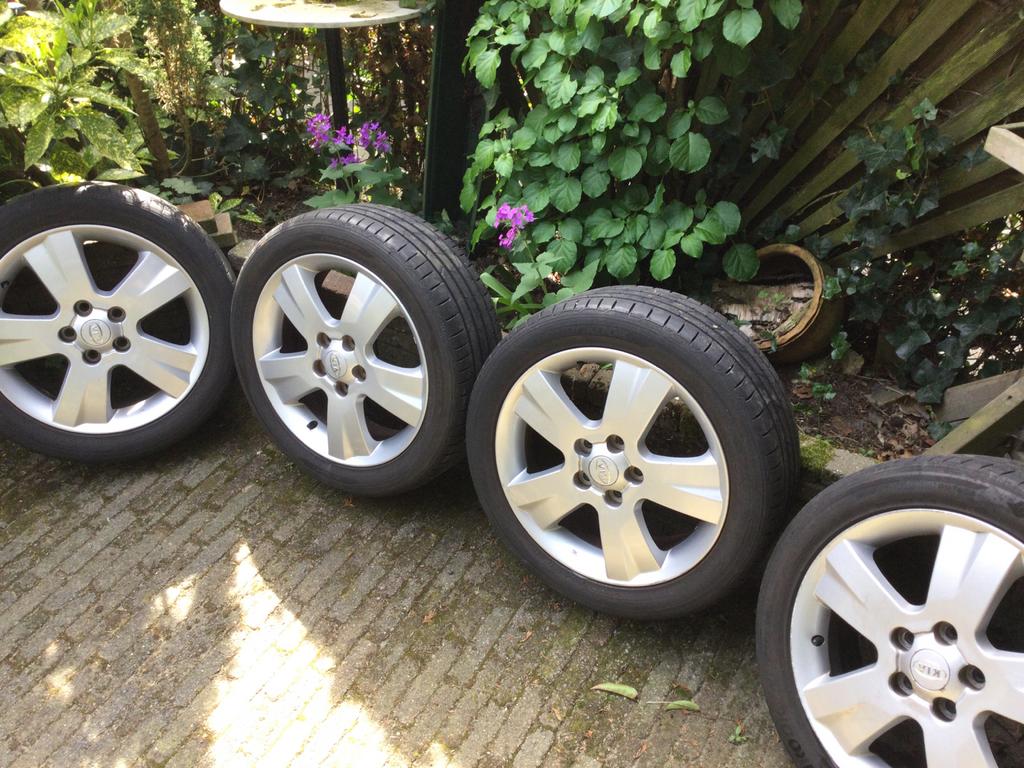 KIA VENGA Lichtmetalen velgen 205/05R17, Auto-onderdelen, Banden en Velgen, Gebruikt, Velg(en), 17 inch, Personenwagen