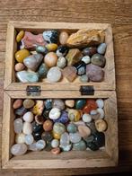 Kistje met edelstenen, Verzamelen, Mineralen en Fossielen, Ophalen of Verzenden