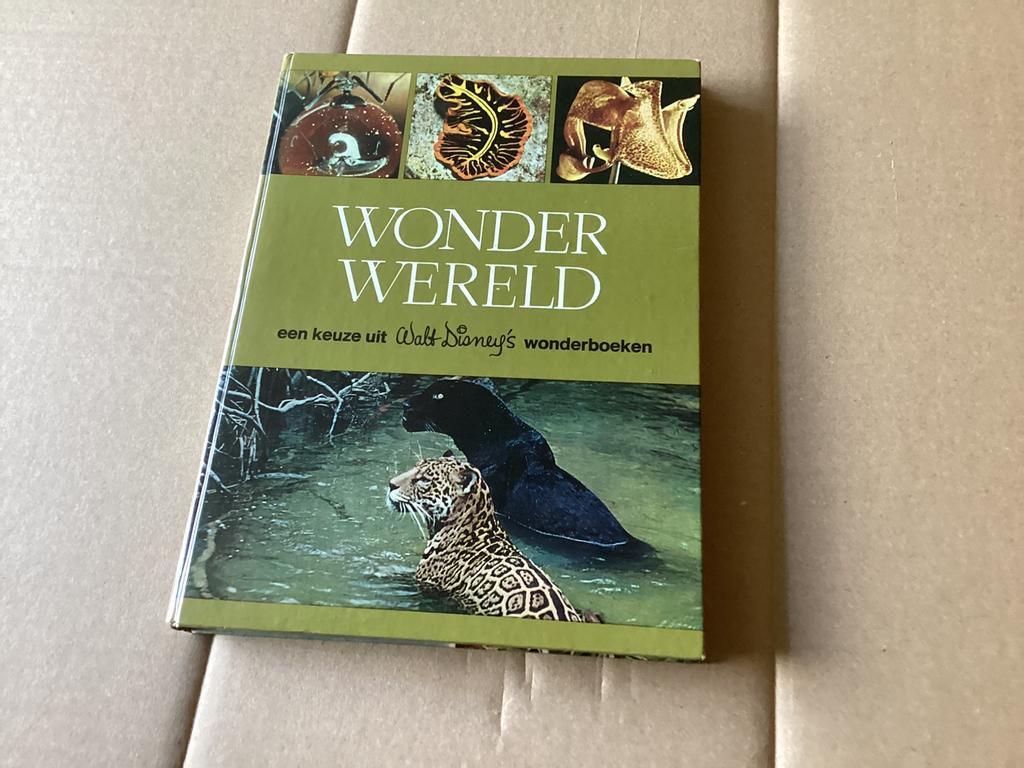 Boek wonder wereld., Ophalen of Verzenden, Zo goed als nieuw, Overige diersoorten