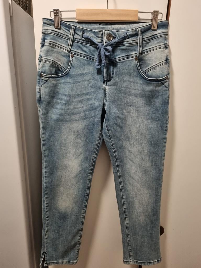 Elvira 7/8 jeans maat 38, Kleding | Dames, Spijkerbroeken en Jeans, Ophalen of Verzenden, Zo goed als nieuw, Blauw, W30 - W32 (confectie 38/40)