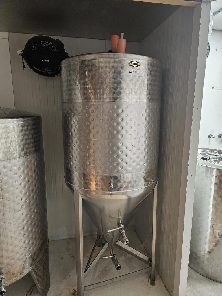 Brouwerij, gisttank, platenkoeler, handmatige bottelmachine., Hobby en Vrije tijd, Overige Hobby en Vrije tijd, Ophalen