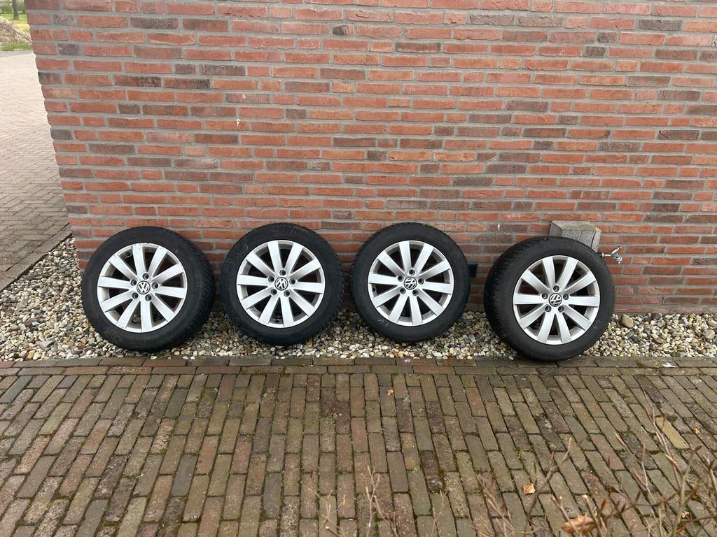 Lichtmetalen winterbanden set Volkswagen 205/55R16, Auto-onderdelen, Banden en Velgen, Ophalen, 16 inch, Banden en Velgen, 205 mm