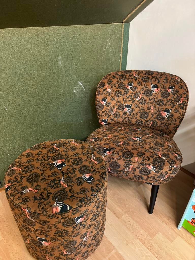 Leuke fauteuil met bijpassende poef, Ophalen, Zo goed als nieuw, Rond, 50 tot 75 cm
