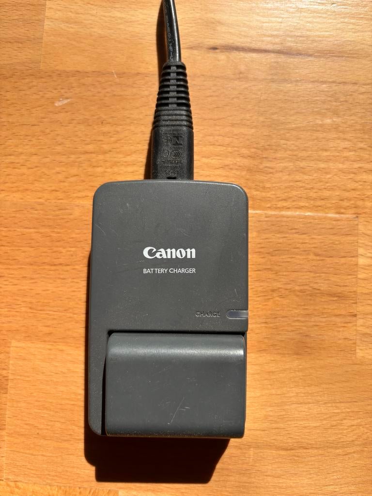 Canon acculader CB-2LWE, Ophalen of Verzenden, Gebruikt