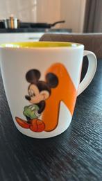 Mok Letter N Disneyland Paris Mickey Mouse, Ophalen of Verzenden, Mickey Mouse, Zo goed als nieuw, Servies