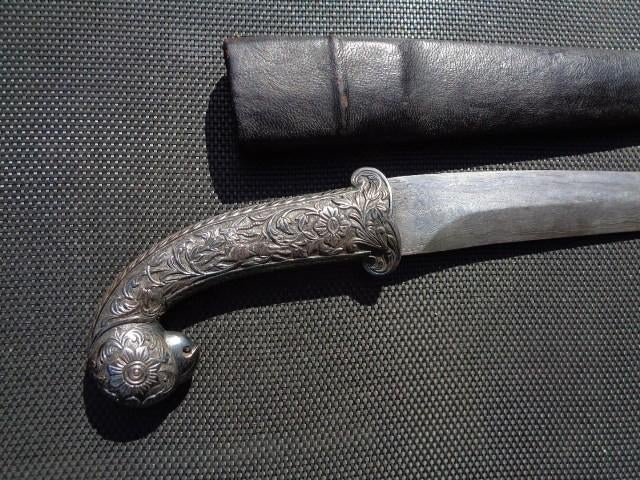 Oosterse dolk in lederen schede , heel fijn afgewerkt, Ophalen of Verzenden