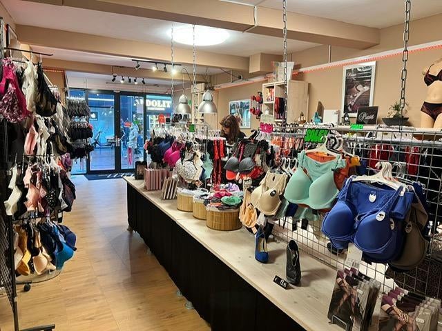 Lingerie winkel inrichting ter overname aangeboden, Zakelijke goederen