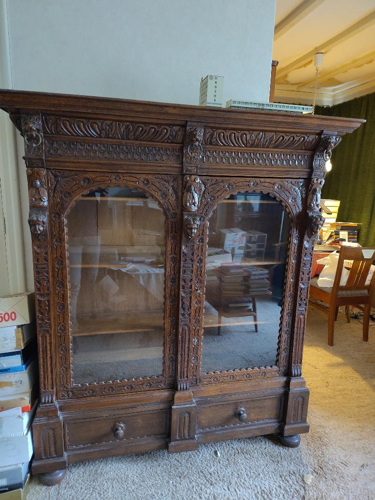 Kast, Ophalen, Glas, Gebruikt, Zuidduits bewerkt