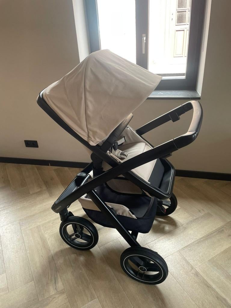 Dubatti Two kinderwagen Taupe & toebehoren, Zo goed als nieuw, Combiwagen, Verstelbare duwstang, Ophalen