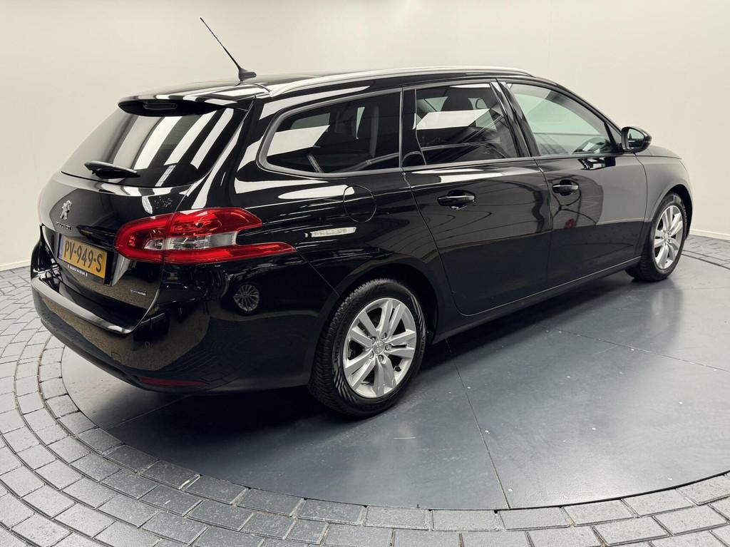 Peugeot 308 SW 1.2i Navigatie-Cr.contr-Clima-Panoramadak-Par, Voorwielaandrijving, Stof, Gebruikt, 1199 cc