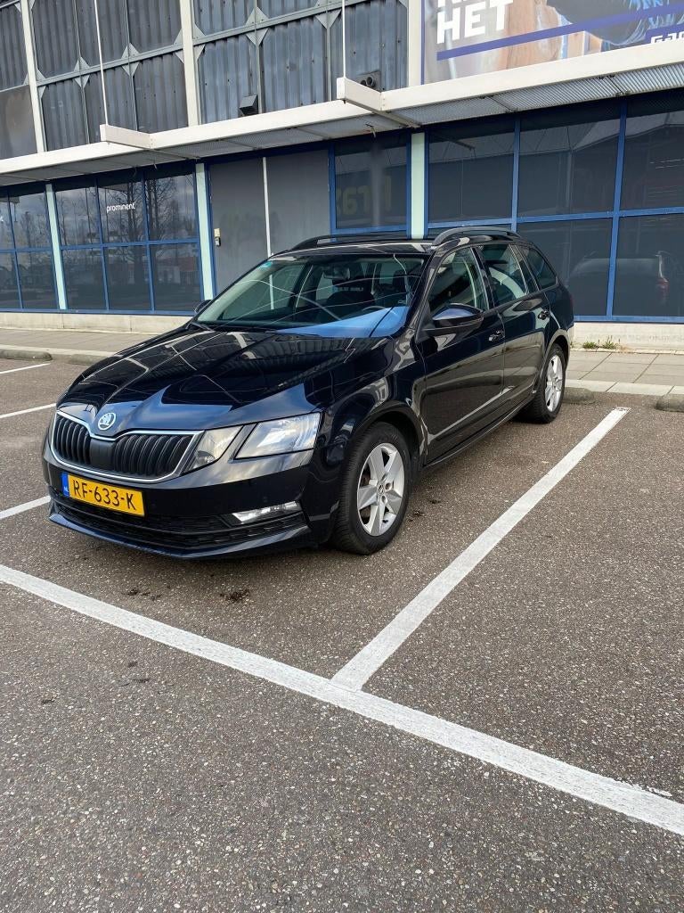 Skoda Octavia 1.0 TSI 85KW Combi Dsg-7 b.j 2018 Zwart, Auto's, Stof, 1169 kg, Zwart, Origineel Nederlands