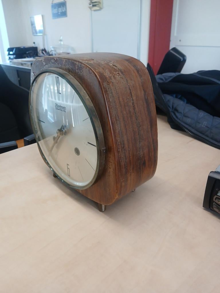 Kieninger Schwebegang klokje, Ophalen