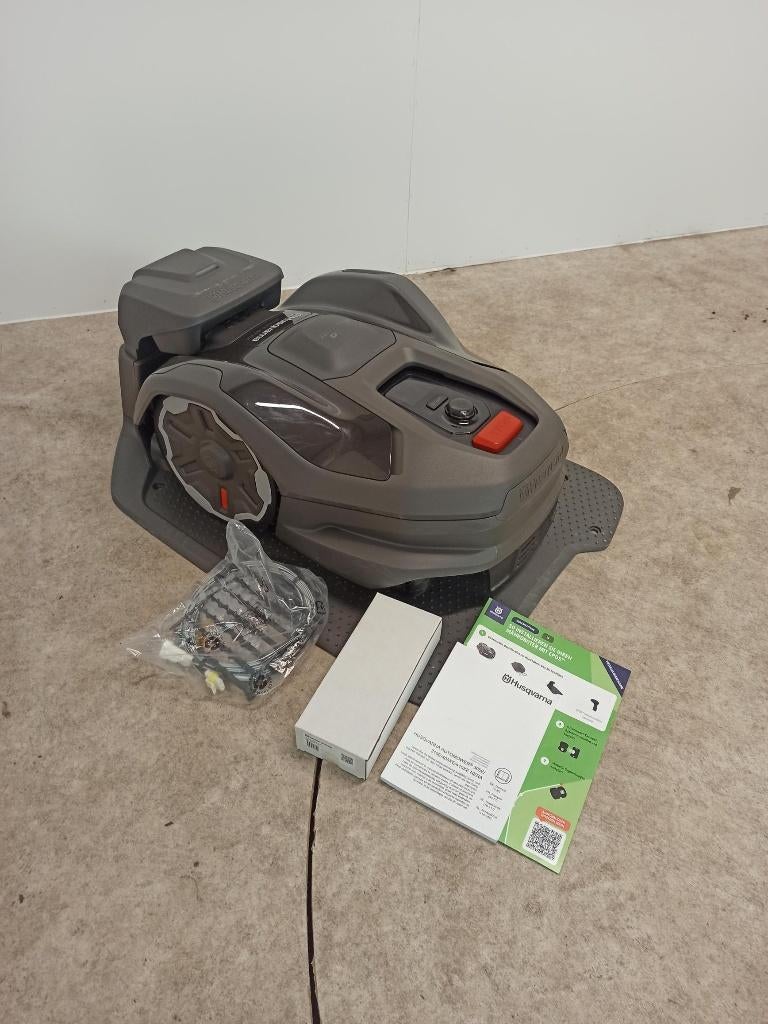 Husqvarna 405xe Nera Automower, Cirkelmaaier, Minder dan 30 cm, Accu-grasmaaier, Nieuw