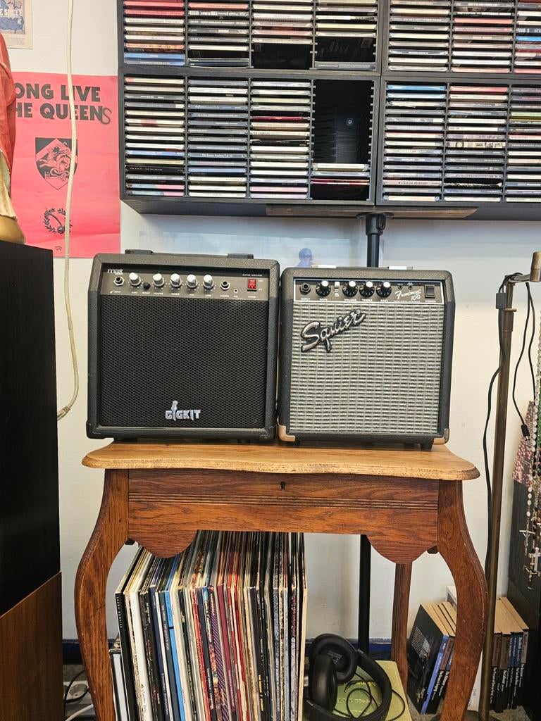 2 mini gitaar versterkers squier en max music, Muziek en Instrumenten, Ophalen, Zo goed als nieuw, Minder dan 50 watt