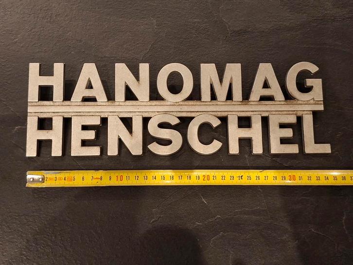 Embleem Hanomag Henschel, Verzamelen, Automerken, Motoren en Formule 1, Auto's, Ophalen of Verzenden