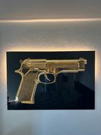 Groot wandpaneel: gouden pistool design - modern/industrieel, Ophalen, Zo goed als nieuw