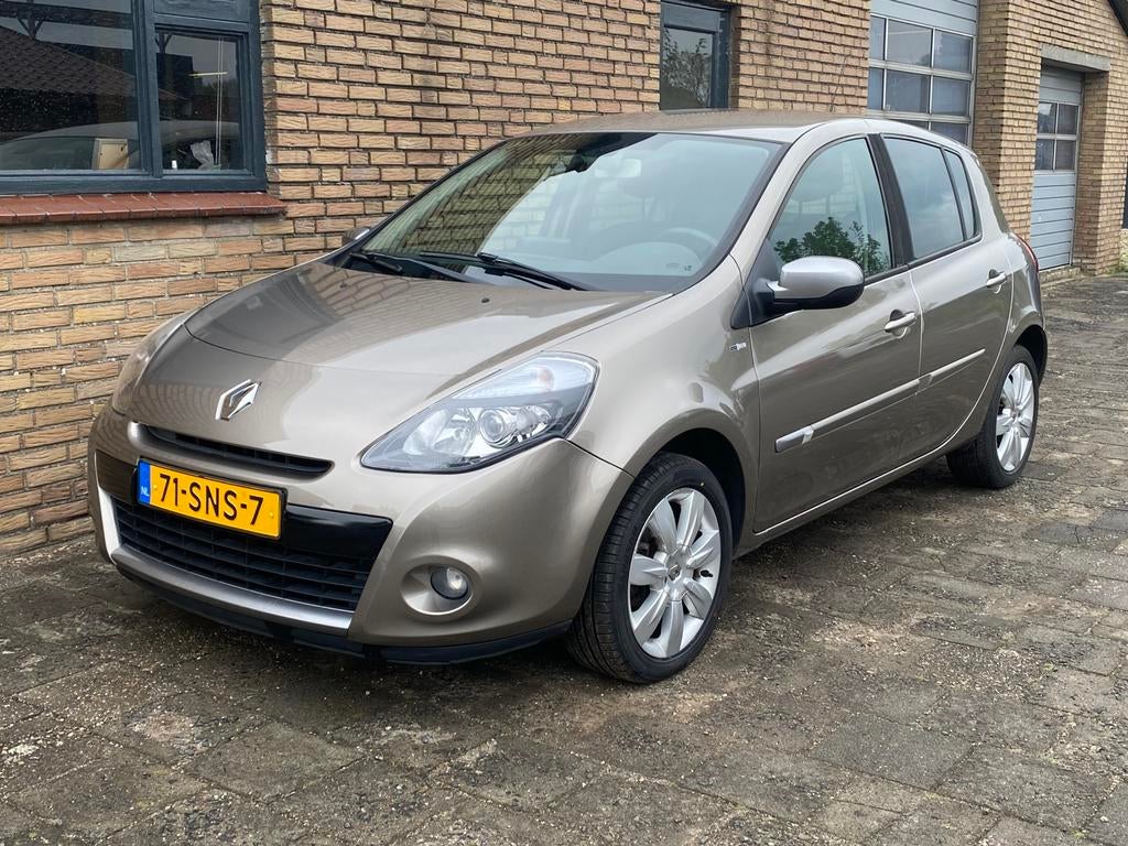 Renault Clio 1.6 16V AUTOMAAT, NIGHT & DAY edition!!!, Euro 5, 535 kg, Zwart, 4 cilinders