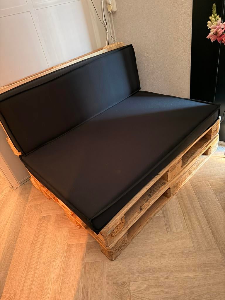 Palletbank inclusief palletkussens, Tuin en Terras, Ophalen, Zo goed als nieuw, Hout, 2 zitplaatsen