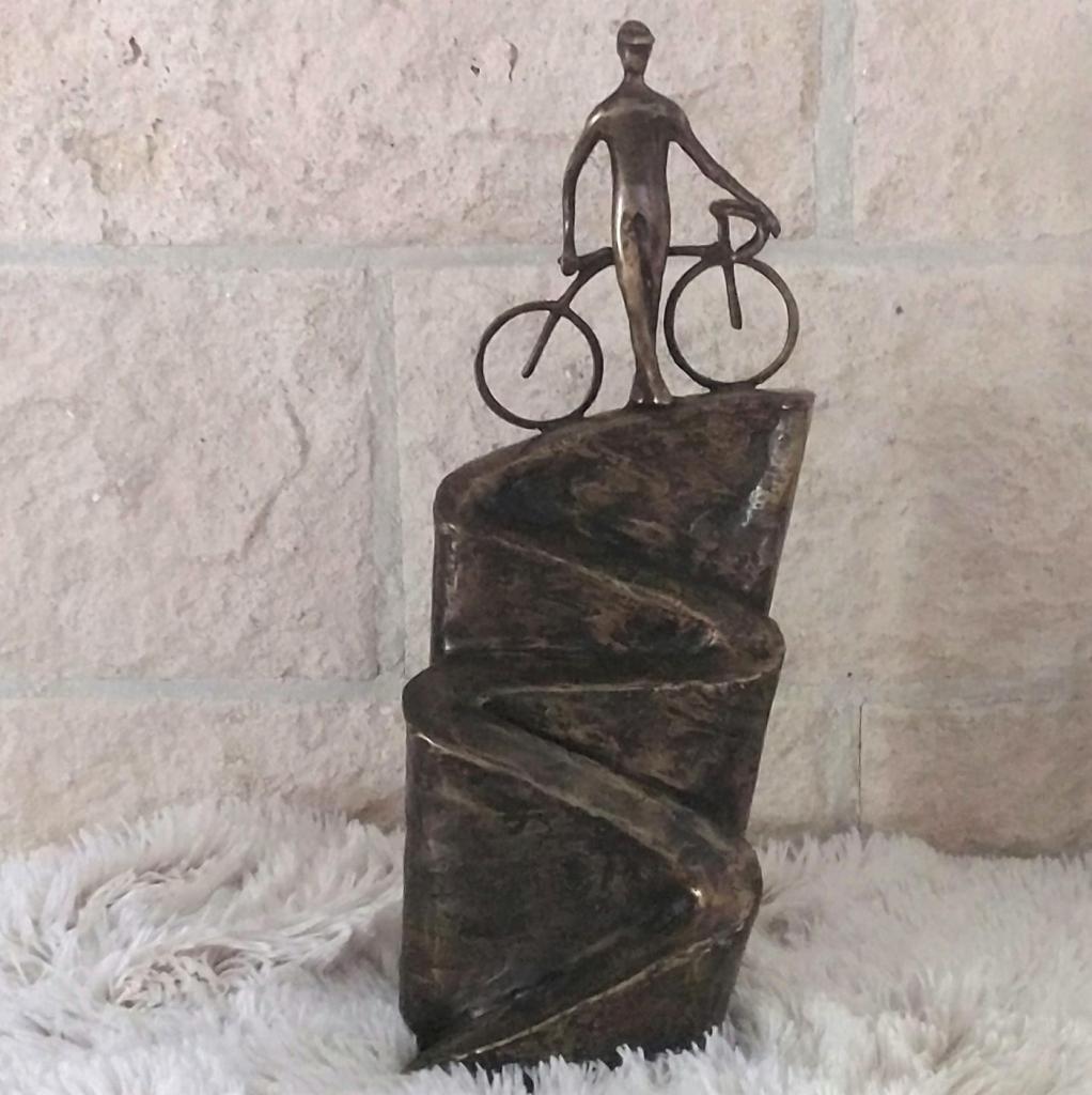 Urnen Sport: Fietser - Wielrenner - Voetbal- Motorrijder enz