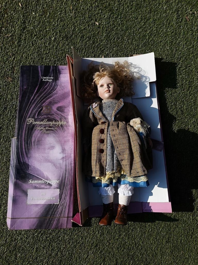 Adelie Porseleinen verzamelpop met echtheidscertificaat, Ophalen, Zo goed als nieuw, Overige typen