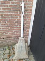 ijzeren paaltje met ketting, Ophalen