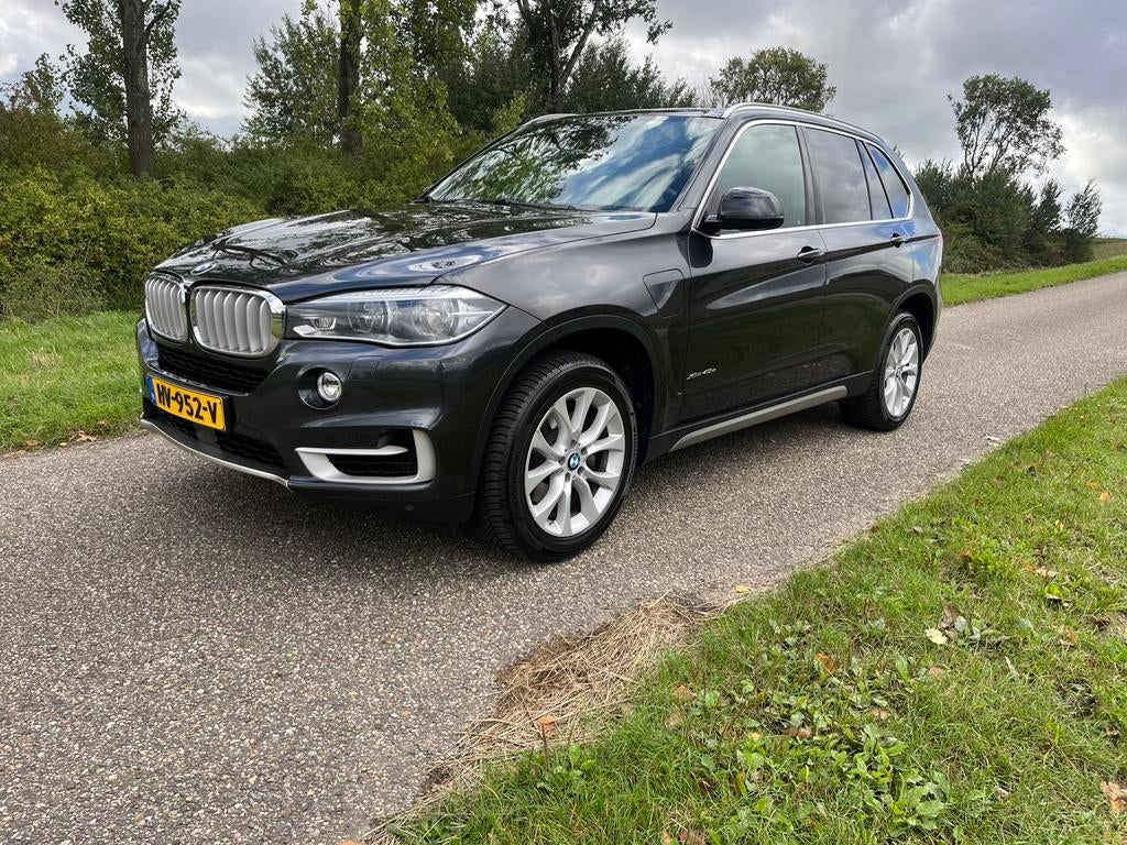 BMW X5 40e|kan zelf rijden!|2015|Grijs|goed onderhouden, Auto's, BMW, 4 cilinders, Vierwielaandrijving, 147 €/maand, Zilver of Grijs