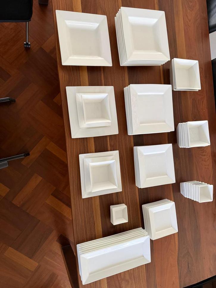 Servies Xenos witte vierkante borden en schalen, Huis en Inrichting, Keuken | Servies, Gebruikt, Compleet servies, Effen, Keramiek