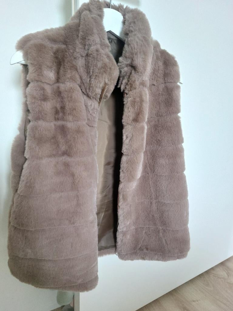 Bruine bodywarmer van nepbont - Maat M, Kleding | Dames, Bodywarmers, Ophalen, Gedragen, Maat 38/40 (M), Bruin