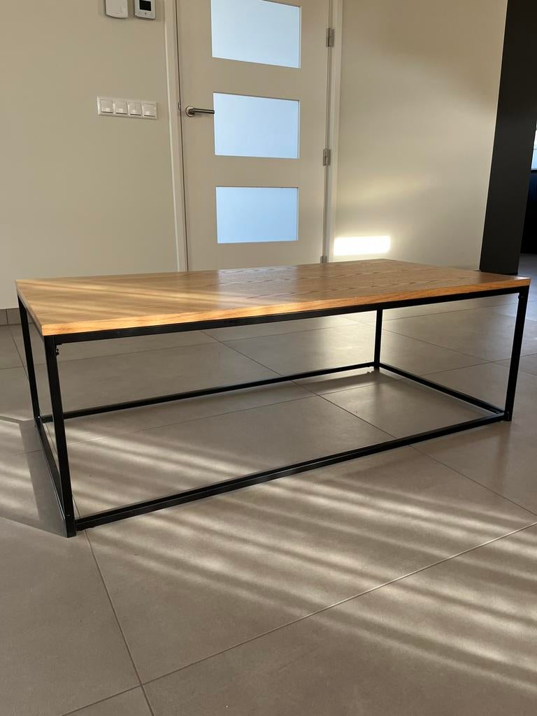 Salontafel met houten blad en zwarte poten, Ophalen, Gebruikt, 100 tot 150 cm, Eikenhout