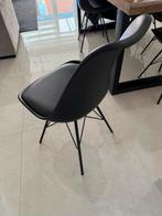 Mooie zwarte stoel, Huis en Inrichting, Stoelen, Ophalen, Kunststof, Zwart, Zo goed als nieuw