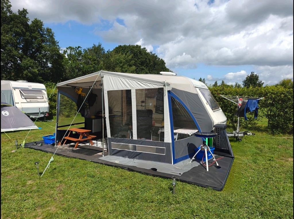 Beyerland Vitesse 400 CT Caravan uit 1990 netjes en gepimpt, Caravans en Kamperen, Overige typen, Particulier, Koelkast, 500 - 750 kg