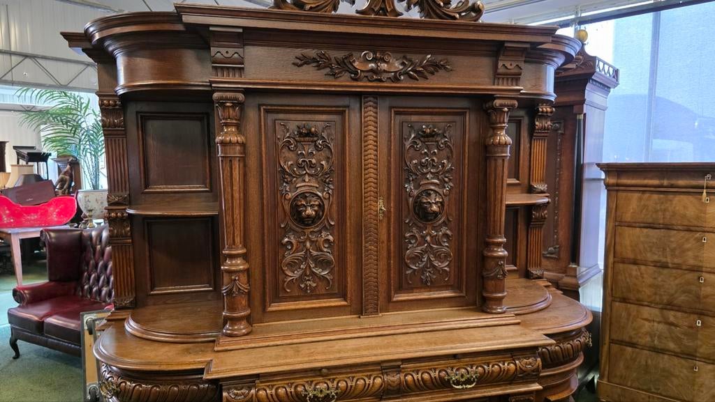 Grote Franse Jachtkast met Prachtig Snijwerk en Ronde Deuren, Ophalen of Verzenden