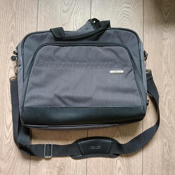Asus laptoptas, Computers en Software, Laptoptassen, Gebruikt, Aktetas, 17 inch of meer, Ophalen of Verzenden