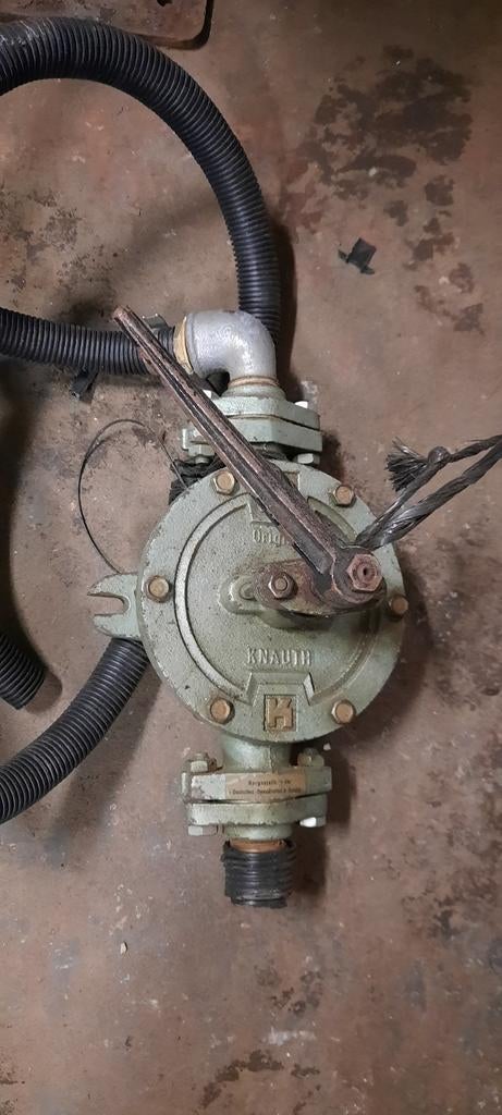 Knauth vleugelpomp, Ophalen