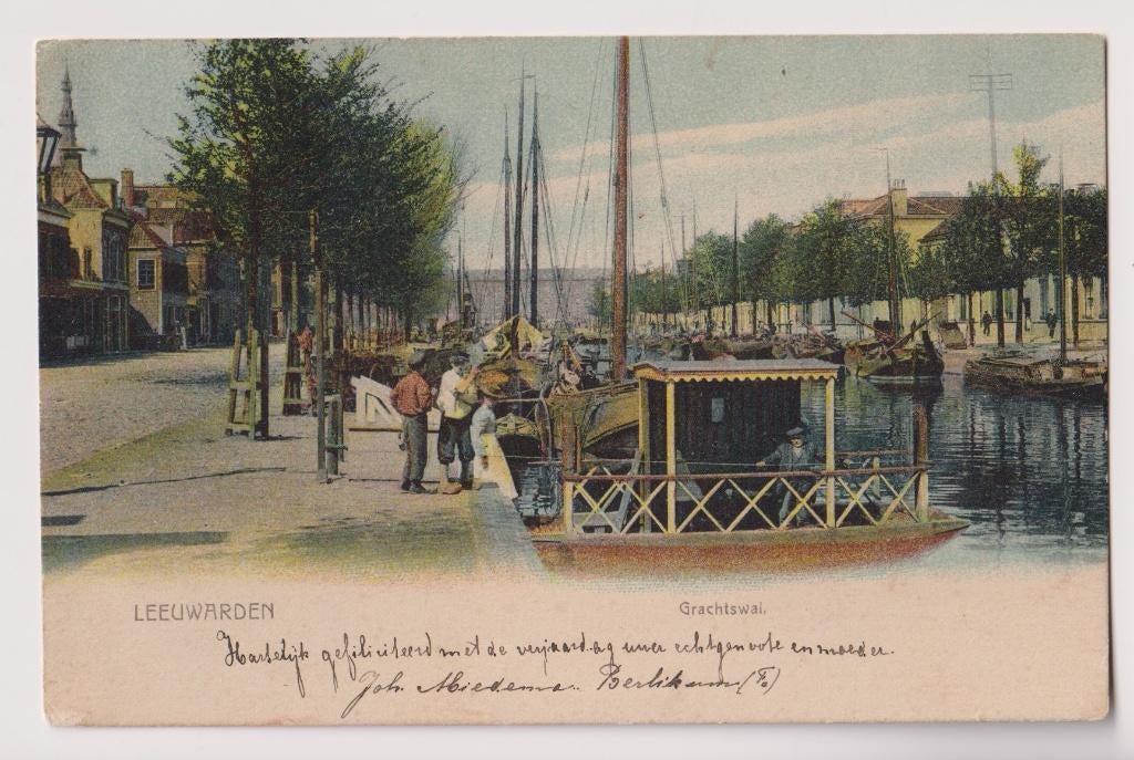 253 Leeuwarden 1907 Grachtswal Mensen Boten 1907 naar Loosdr, Verzenden, Voor 1920, Gelopen, Friesland