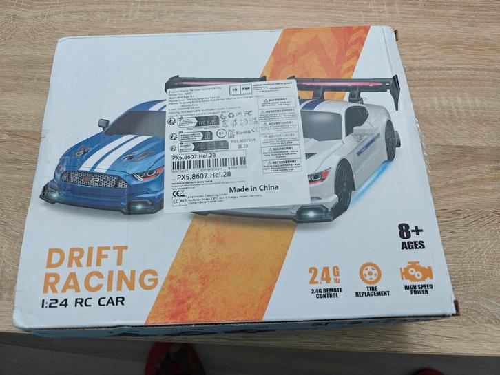 Drift Racing RC Auto 1:24 - Nieuw in doos, Hobby en Vrije tijd, Modelbouw | Auto's en Voertuigen, Nieuw, Auto, 1:32 tot 1:50, Overige merken
