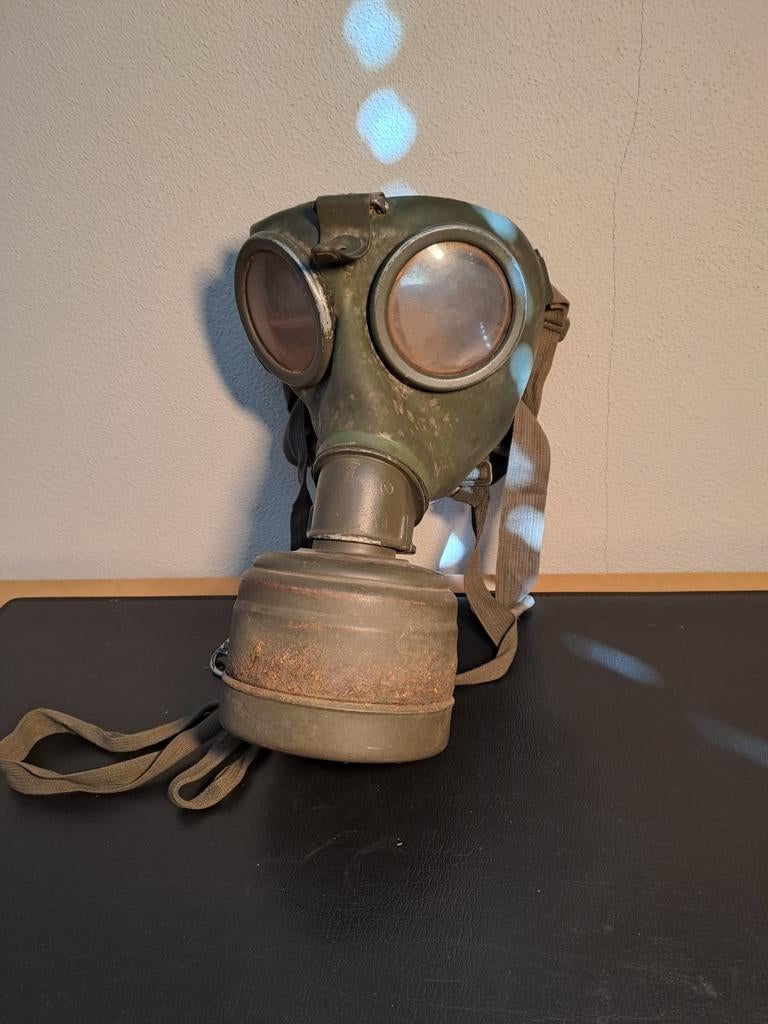 Origineel ww2 (1942) Duits gasmasker met filterbus, Verzamelen, Militaria | Tweede Wereldoorlog, Ophalen of Verzenden, Duitsland