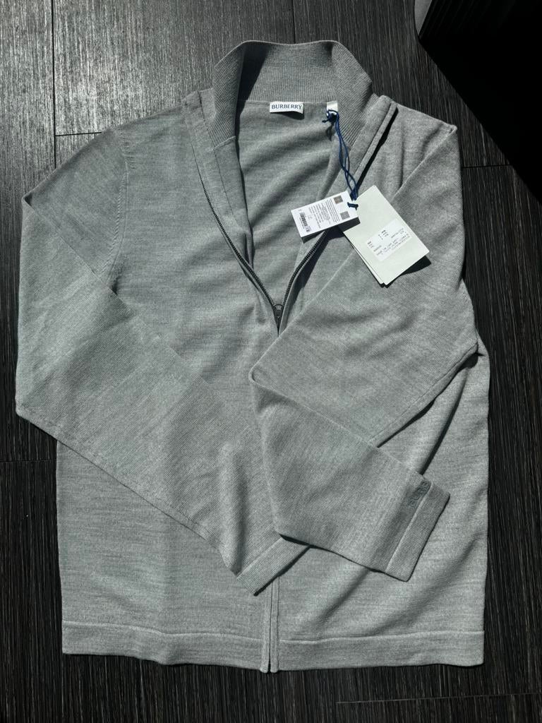 Burberry grijze cardigan maat L NIEUW MET KAARTJES, Ophalen of Verzenden, Nieuw, Maat 52/54 (L), Grijs