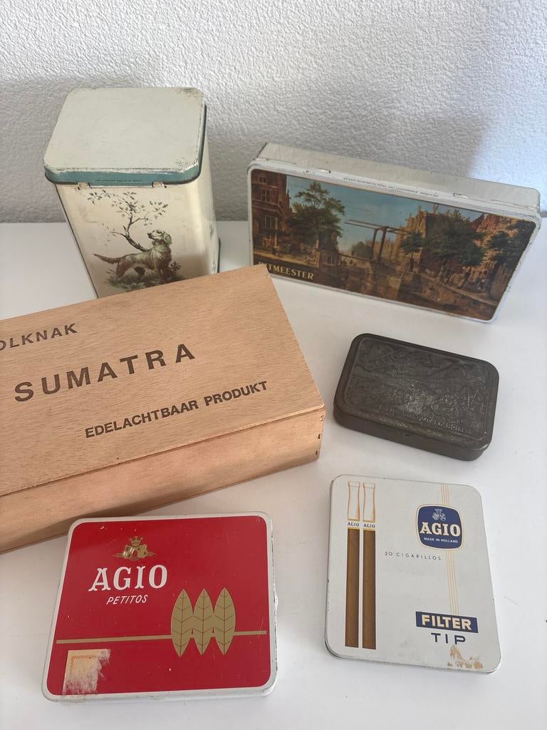 Bundel van 6 vintage sigarenblikjes en een kistje, Verzamelen, Rookartikelen, Aanstekers en Luciferdoosjes, Gebruikt, Tabaksdoos of Verpakking