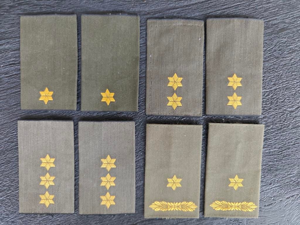 Lot Rangonderscheidingstekens officieren, Verzamelen, Militaria | Algemeen, Ophalen of Verzenden, Landmacht, Nederland, Embleem of Badge
