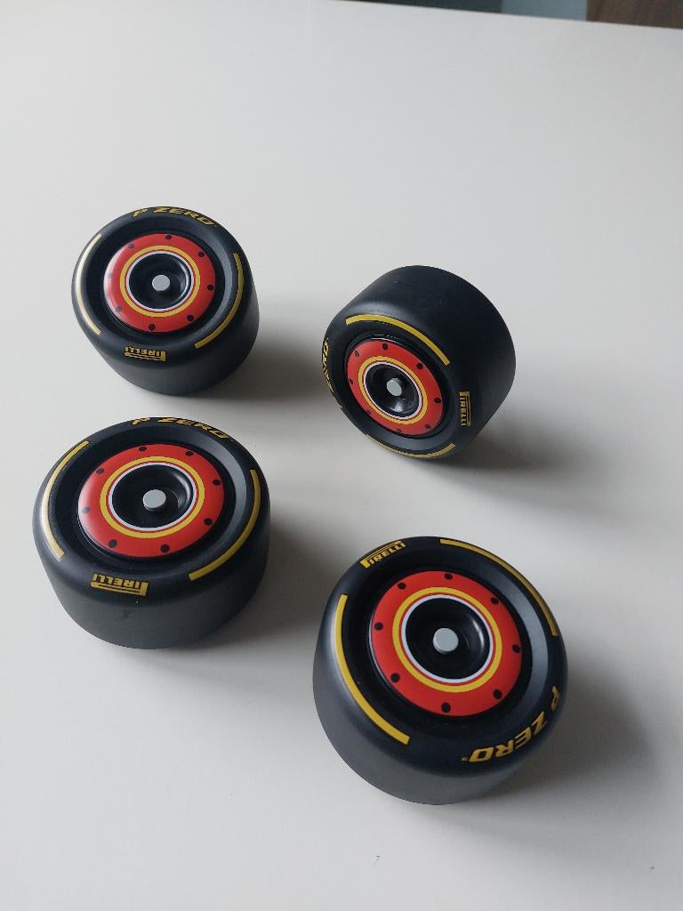 technic Lego wielen uit de 42207 Ferrari F1 raceauto, Lego, Ophalen of Verzenden, Zo goed als nieuw, Technic