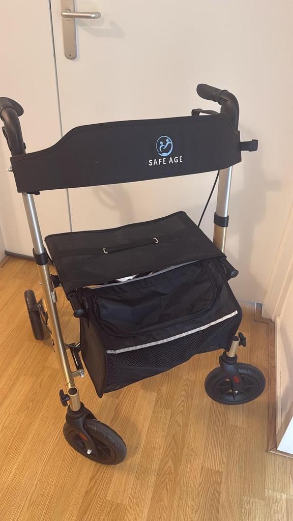 Rollator van het merk Safe Age, Ophalen, Opvouwbaar, Zo goed als nieuw